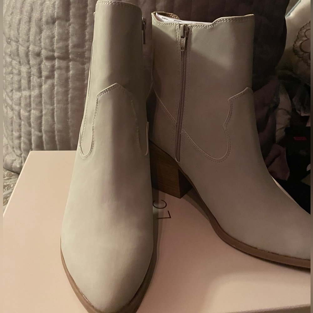 New in Original Box Boots